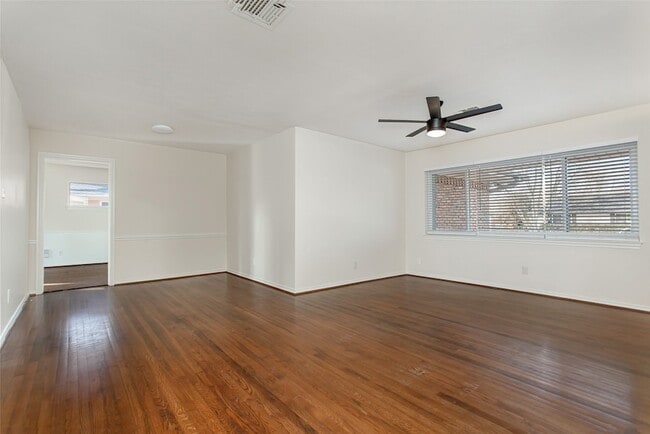 Building Photo - 6908 Wake Forrest Dr