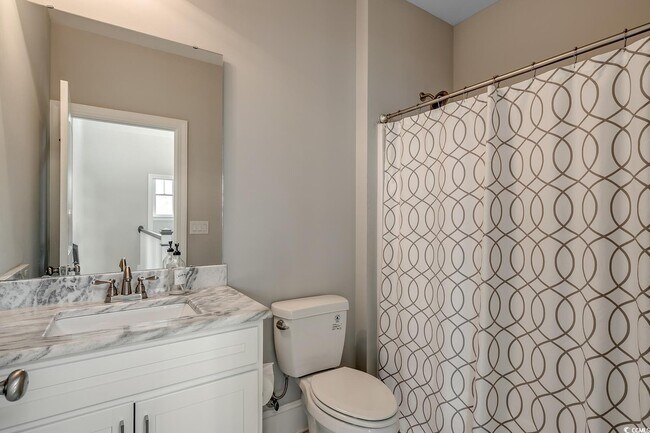 Building Photo - 455 Harbour View Dr