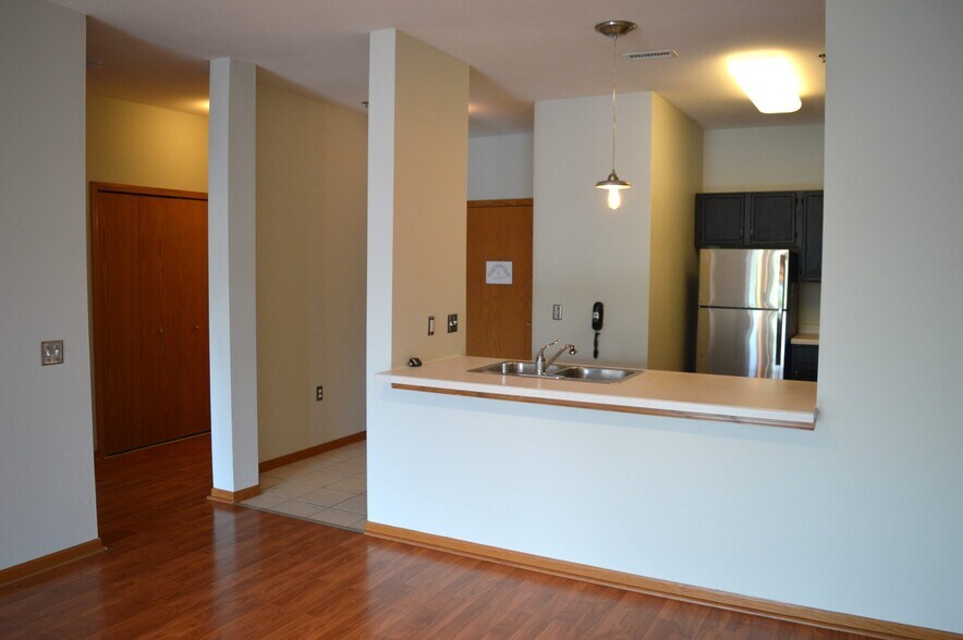 Building Photo - 301 Harbour Town Dr