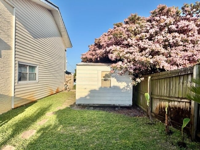 Building Photo - 723 Sailfish Dr