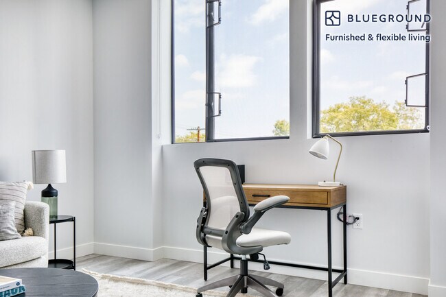 Building Photo - 700 N Spaulding Ave