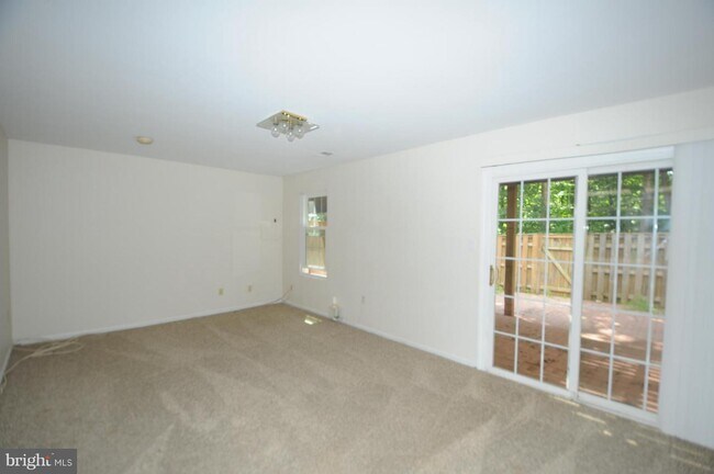 Building Photo - 6760 Cardinal Woods Ct