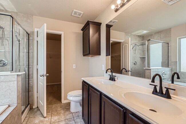 Building Photo - 10427 Ashbury Creek