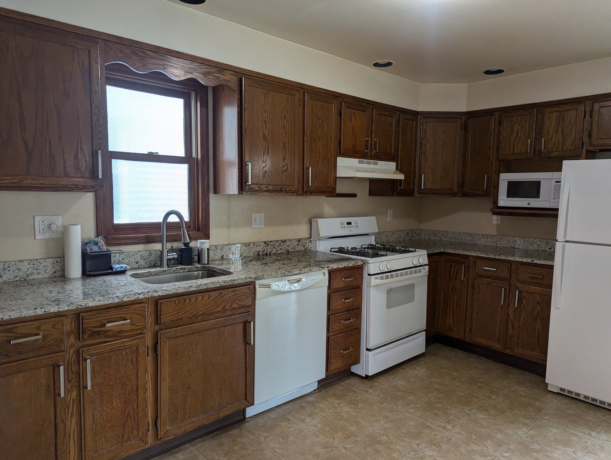 Building Photo - 11 Belmont St