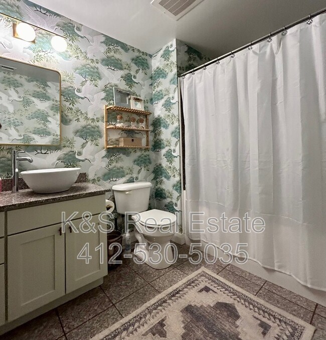 Building Photo - 306 Fourth Avenue - Unit 302