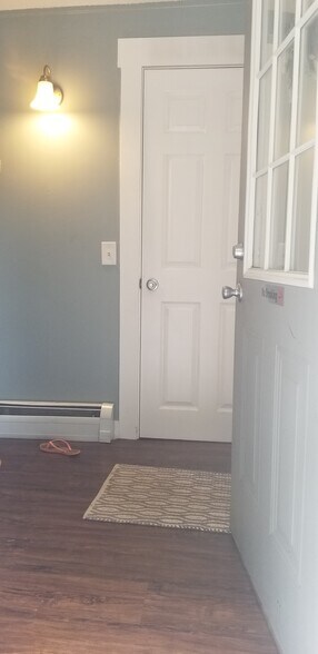 Side entry/ Mudroom - 370 N State St
