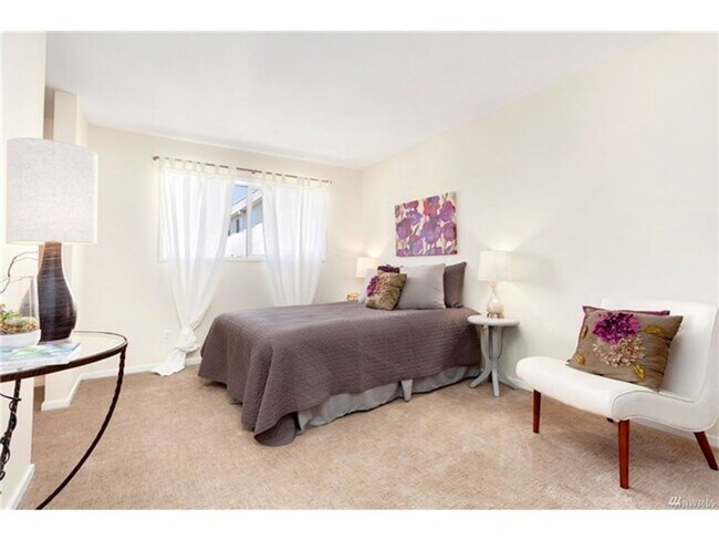 Building Photo - 2bd/1.75ba Seattle Condo