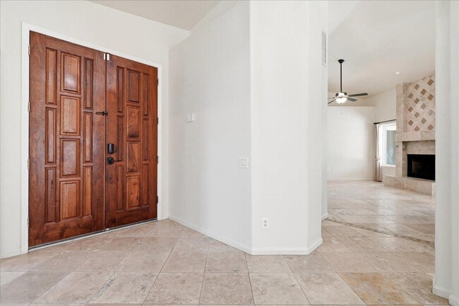 Building Photo - 2207 E Tahitian Way