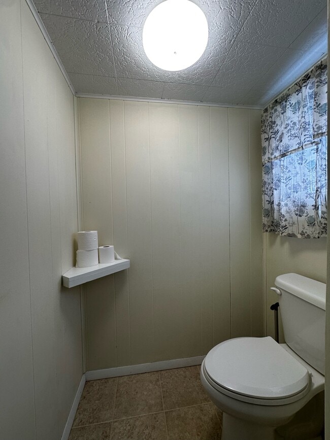 Building Photo - 223 Vinegar Hill Rd