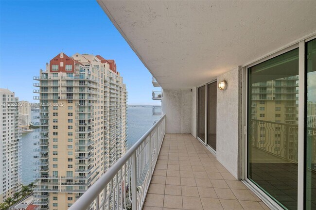Building Photo - 1200 Brickell Bay Dr