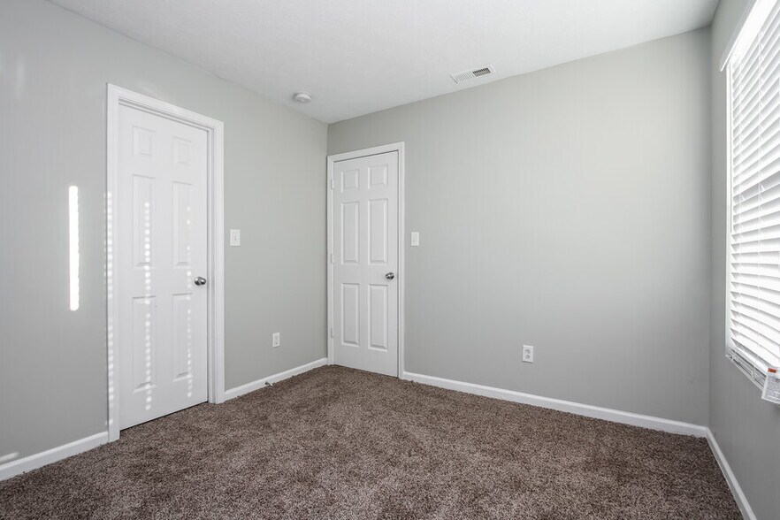 Building Photo - 3327 Grove Berry Ln