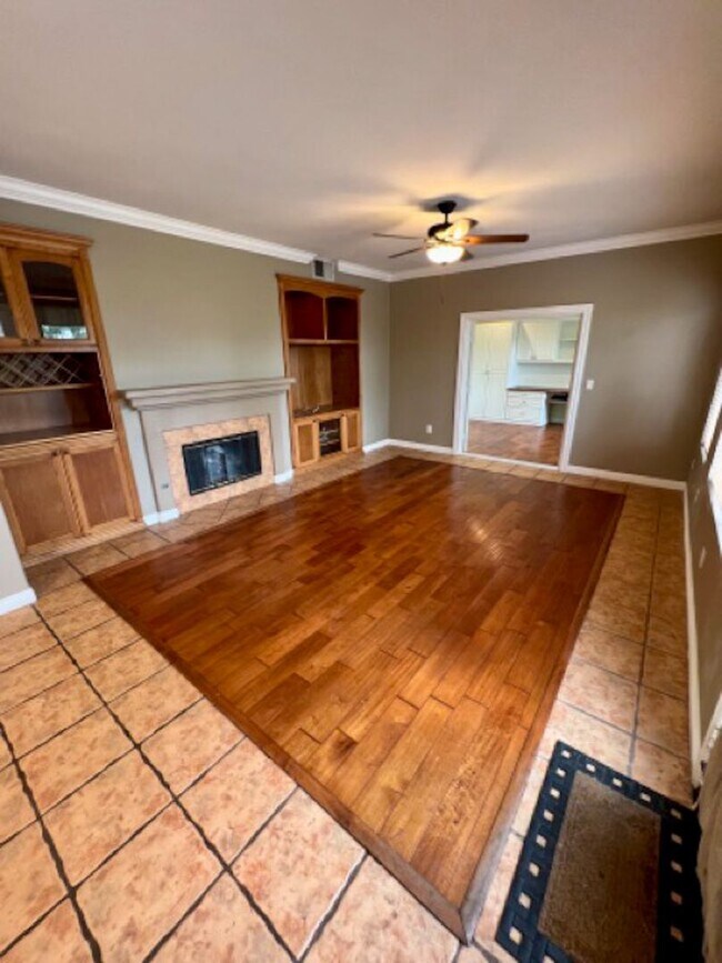 Building Photo - Beautiful Corona Pool Home with 4 bedroom ...