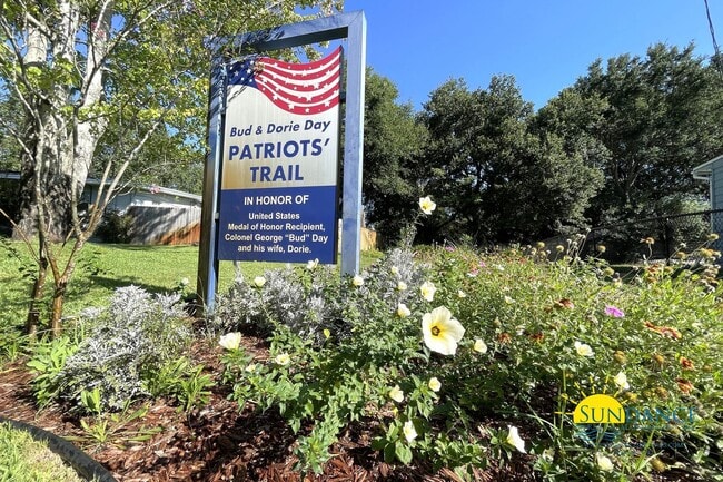 Building Photo - Elegant 4-Bedroom Home in Elliot Point with multiple neighborhood parks!