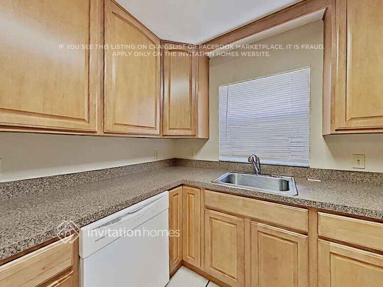 Building Photo - 1545 Reade Cir