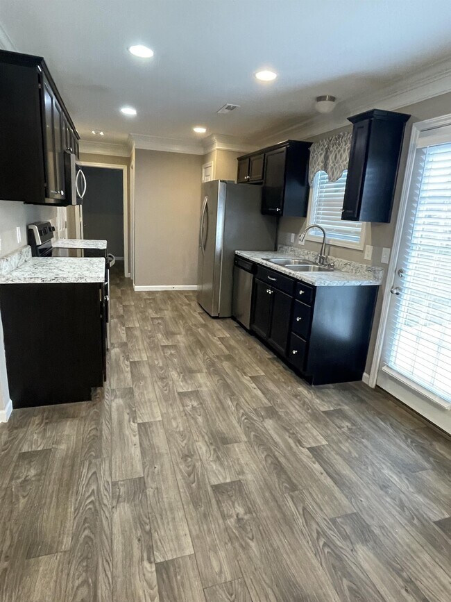 Building Photo - 8107 Cambridge Reserve Dr