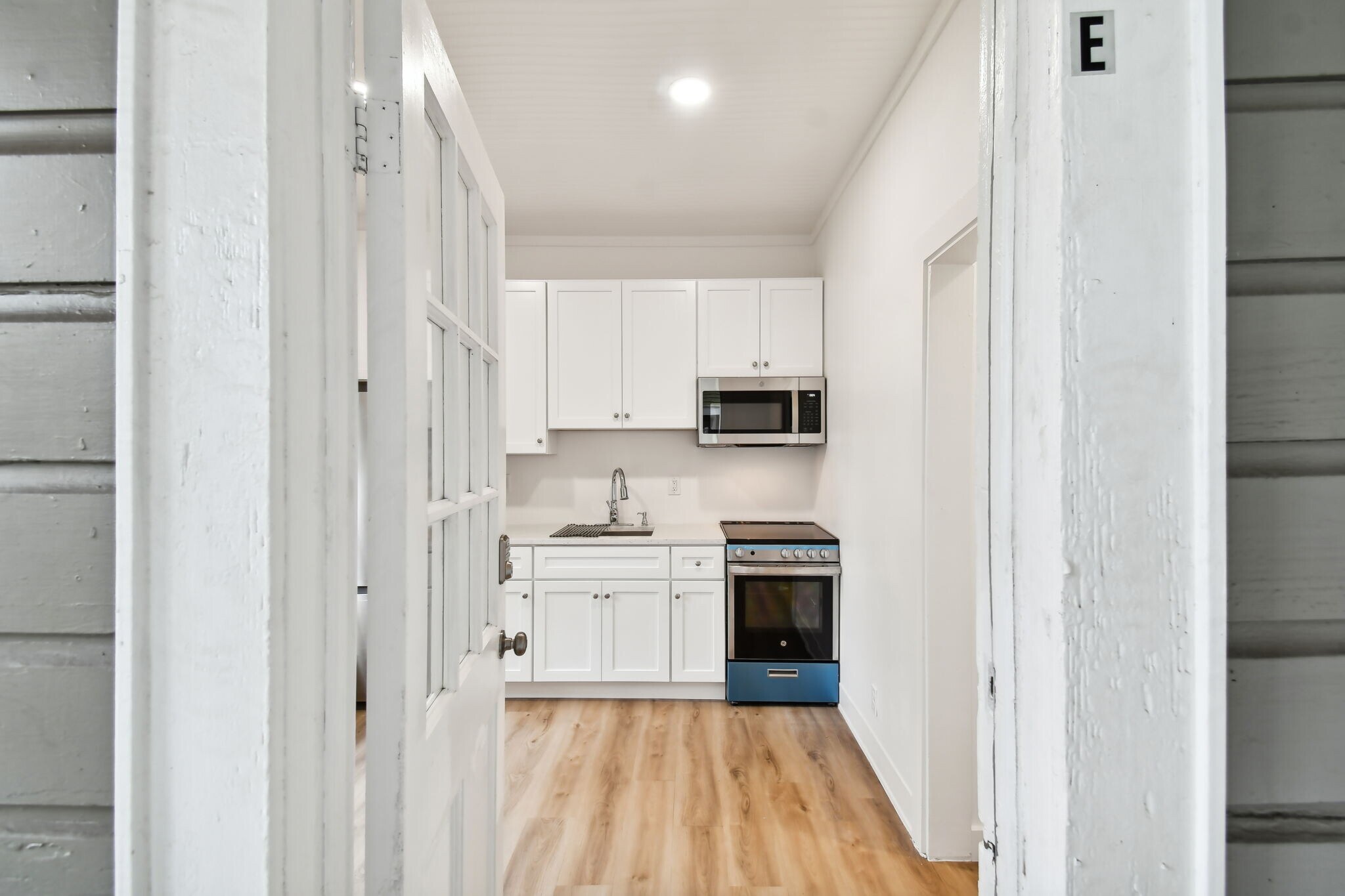 Building Photo - 215 S Howard Ave