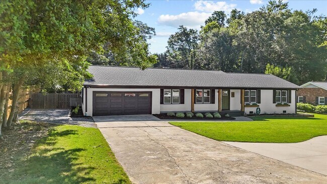 Building Photo - 103 Poinsettia Dr