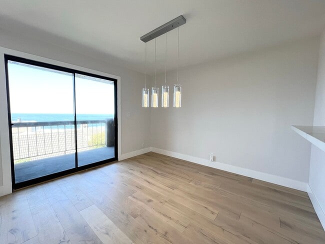Building Photo - Beautifully Remodeled Condo with OCEAN VIE...