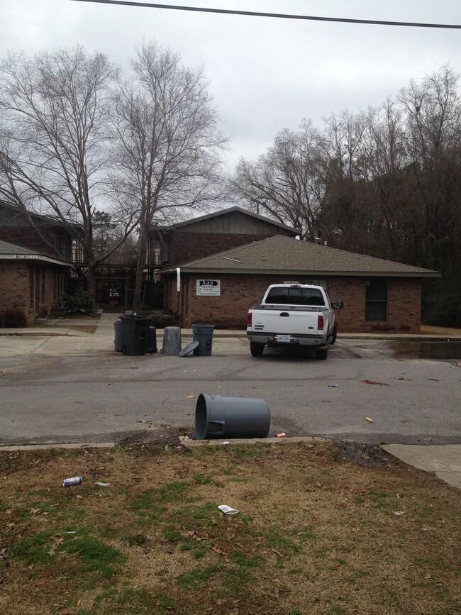 Building Photo #8 - 8-9 Azalea Ave