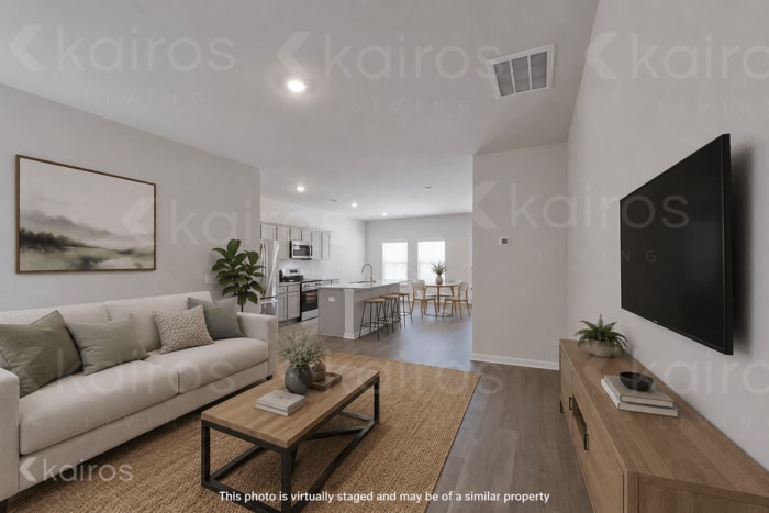 Building Photo - 2461 Banyan Cir