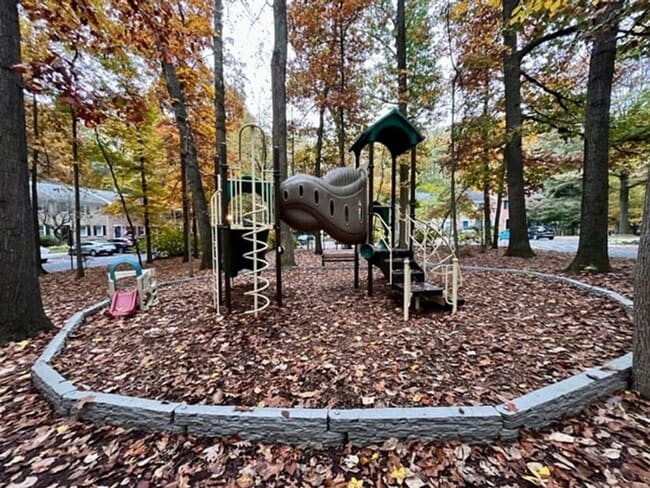 Building Photo - 17120 Briardale Rd