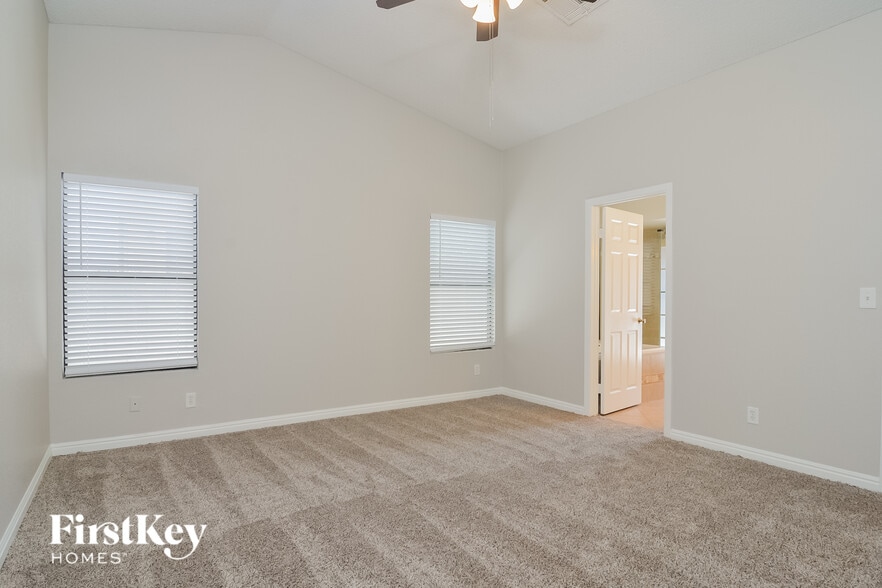 Building Photo - 801 Anchor Dr