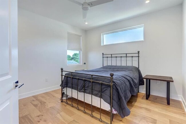 Building Photo - 7008 Zachary Dr