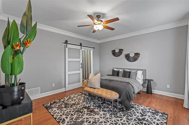 Building Photo - 555 Douthit Ferry Rd