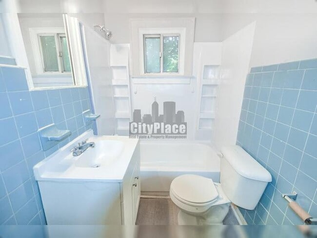 Building Photo - 1465 W 34th St