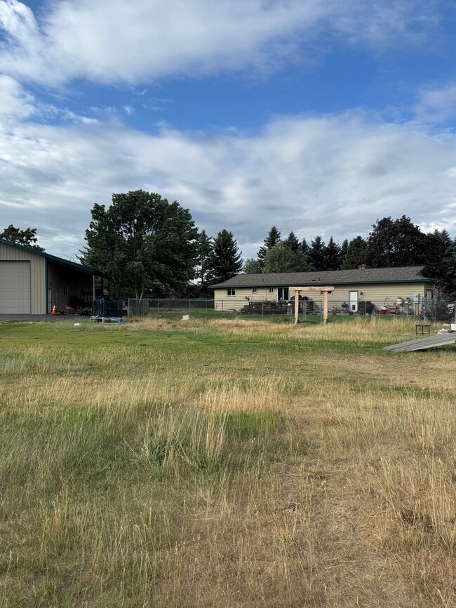 Building Photo - 9559 W Prairie Ave