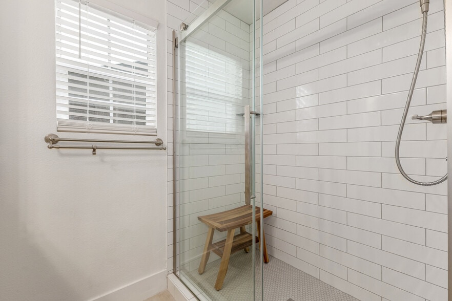 Building Photo - 15433 N 63rd St