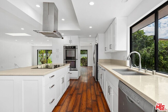 Building Photo - 17157 Avenida De Santa Ynez