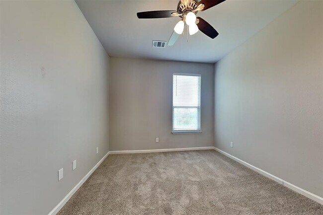 Building Photo - 6602 Albion Cresent Dr
