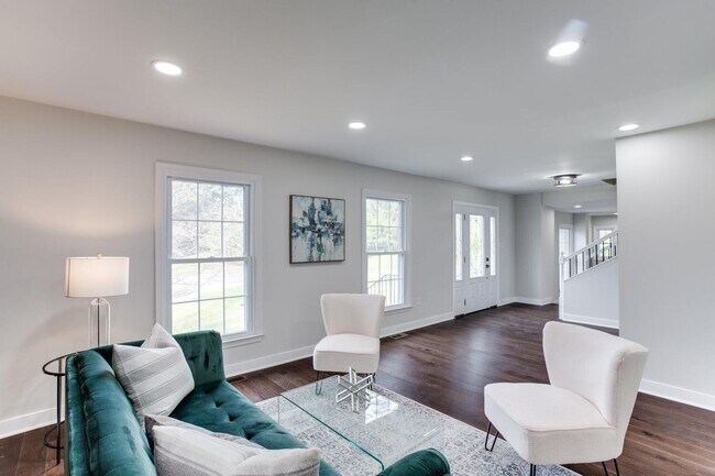 Building Photo - Fabulously Renovated 4 Bedroom, 3.5 Bathroom Home In Close in Potomac!!