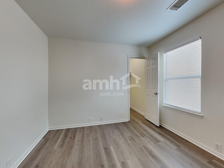 Building Photo - 11806 Skydale Dr