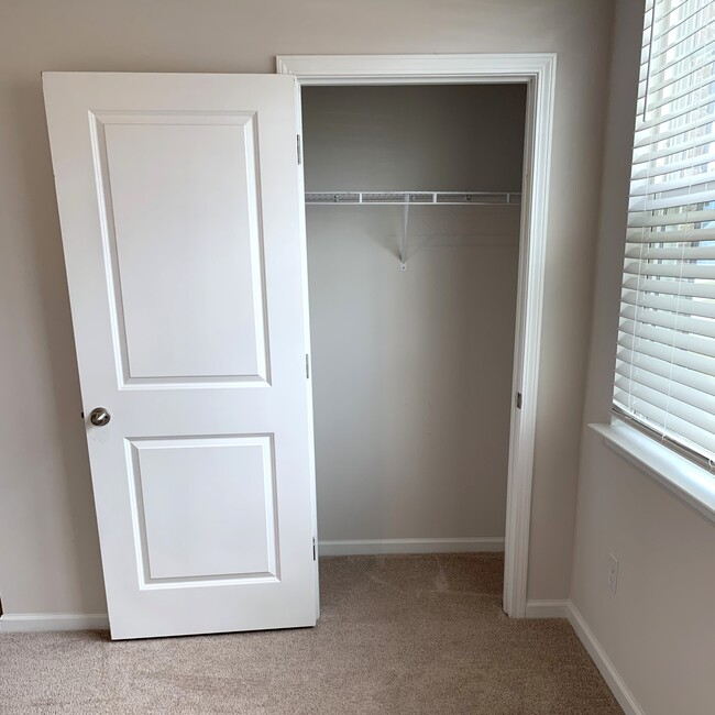 Building Photo - 246 Marauder Dr