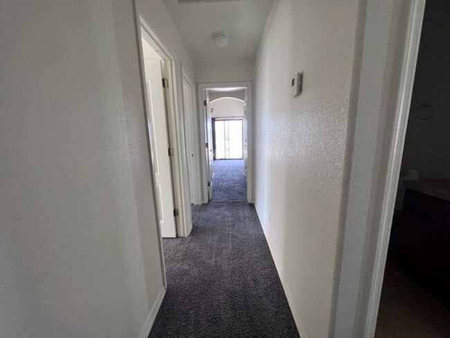 Building Photo - 3 Bedroom 2 bath Home Boat Deep Garage and...