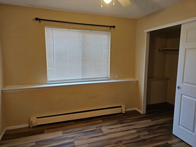 Building Photo - 3965 Stonedike Dr