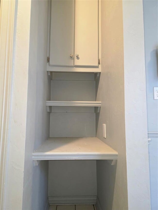 Building Photo - 1725 NW 18th St