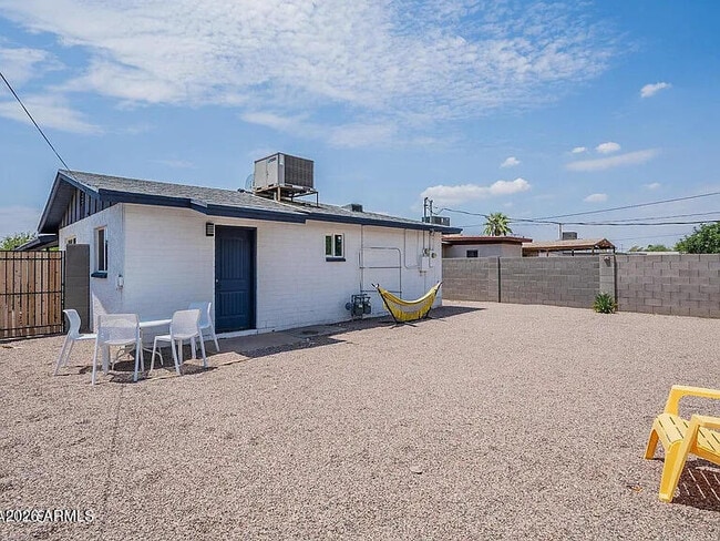 Building Photo - 1212 E Tempe Dr
