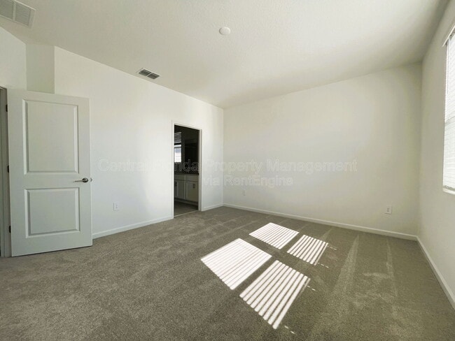 Building Photo - 2080 Rider Rain Ln