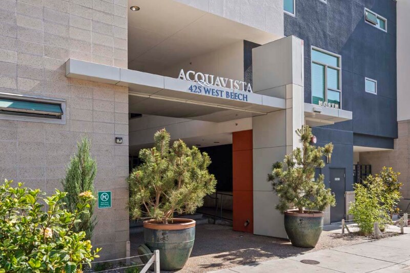 Building Photo - 425 W Beech St