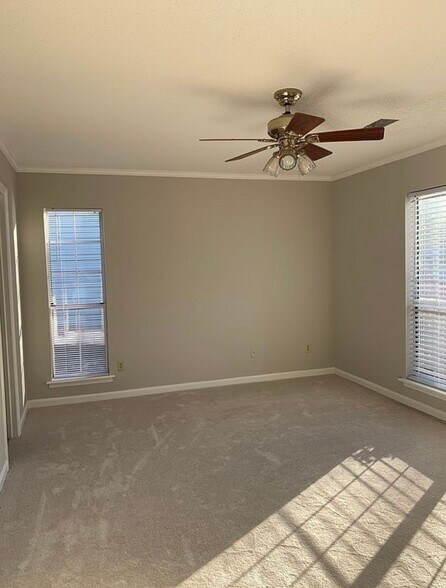 Building Photo - 124 Stonewood Dr