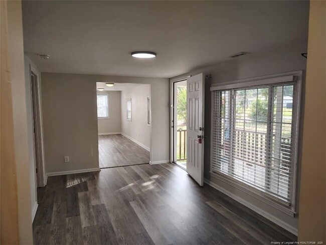 Building Photo - 508 Hobbs St