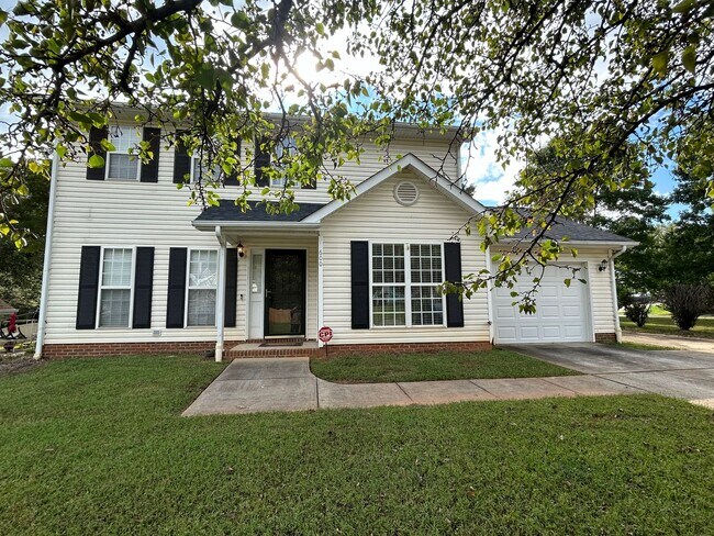 Building Photo - COMING SOON! N Greensboro, 4/2.5 home off of N Church St near Lake Jeanette & I-840