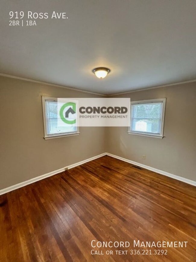 Building Photo - 919 Ross Ave