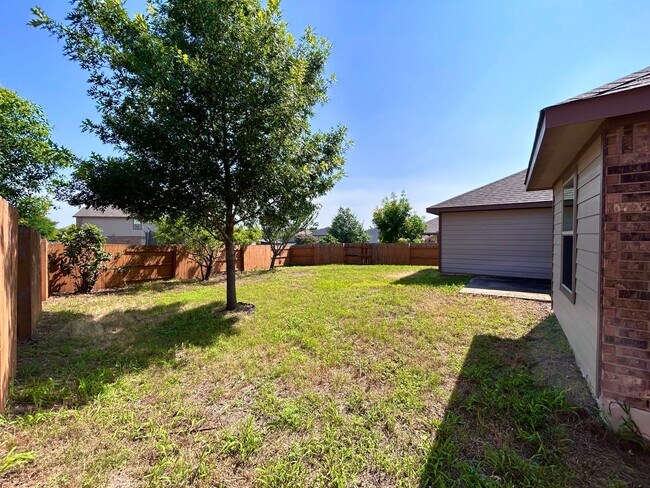 Building Photo - 2204 Tranquility Ln