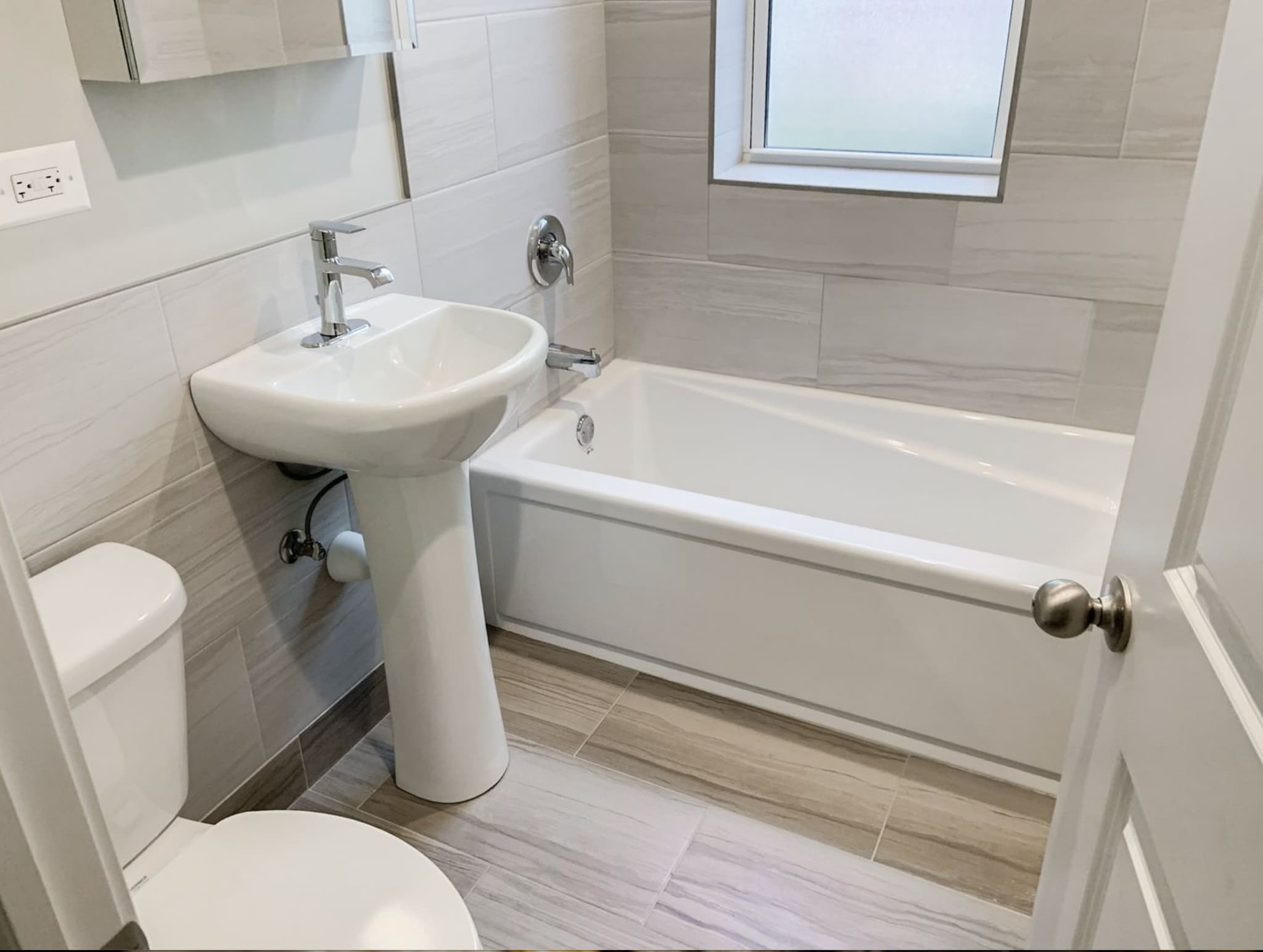 Building Photo - 1813 W Winona St