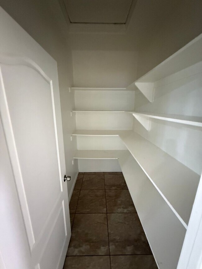 Building Photo - 2623 Bagwell Ct