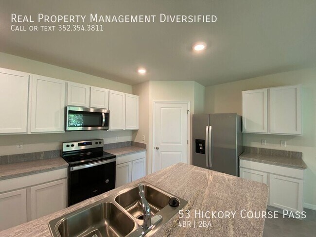 Building Photo - Lake Diamond North - Welcome Home